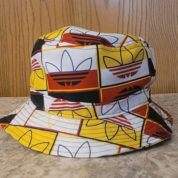 Adidas Originals All-Over Print Logo Play Bucket Hat - Picture 2 of 4